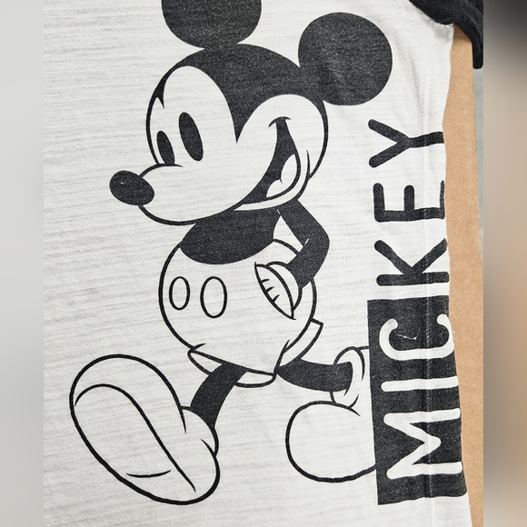 0032 Disney Mickey Mouse 28 Graphic Tee Short Sleeve Black White Size Small - Picture 5 of 11